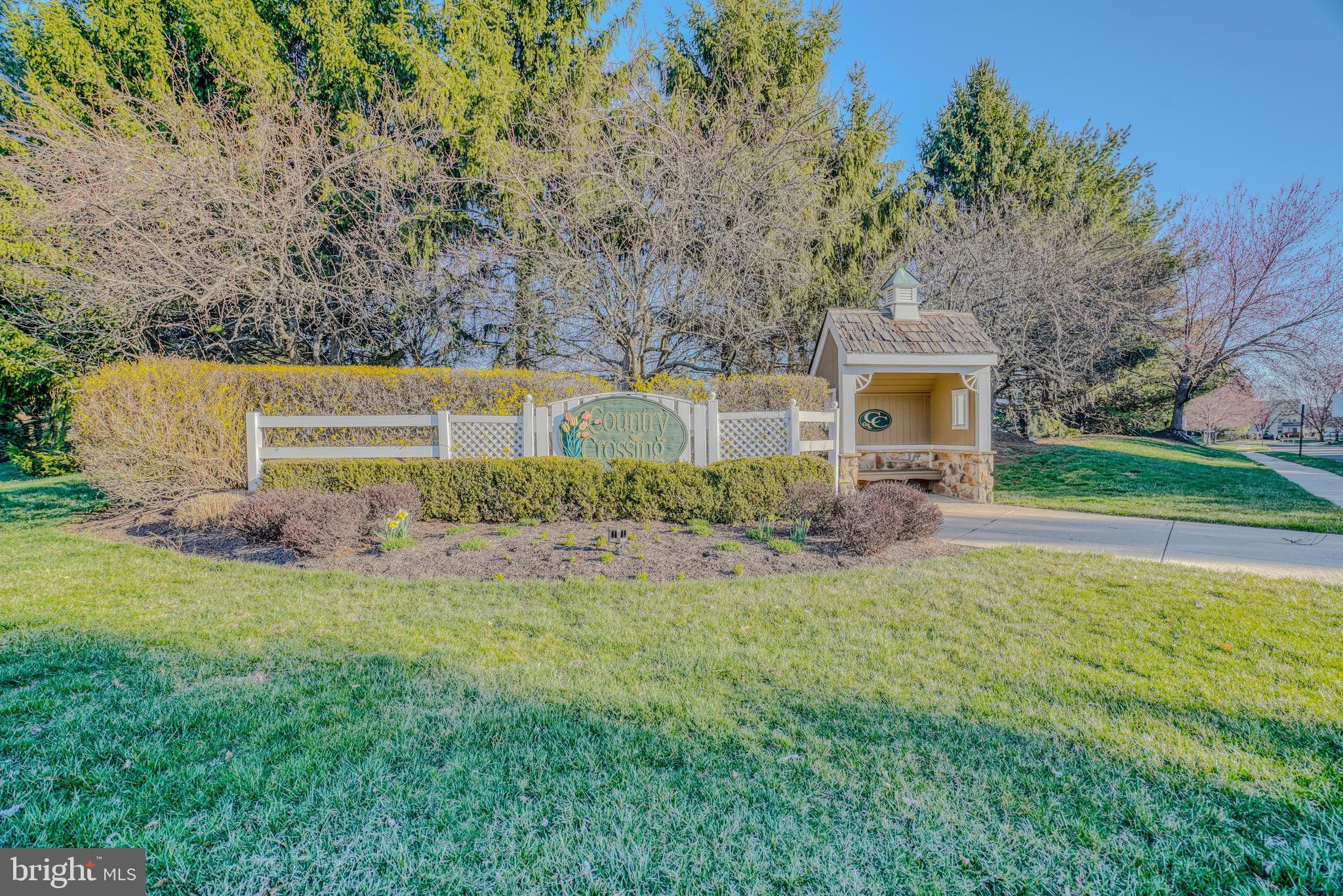 COUNTRY CROSSING - Residential