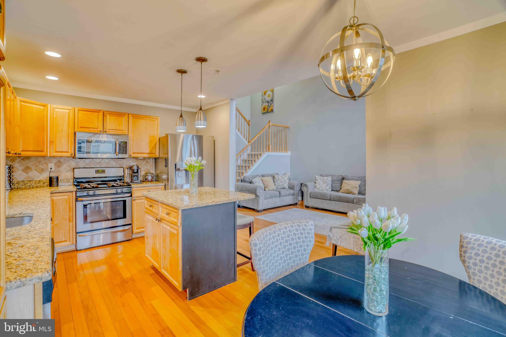 COUNTRY CROSSING - Residential