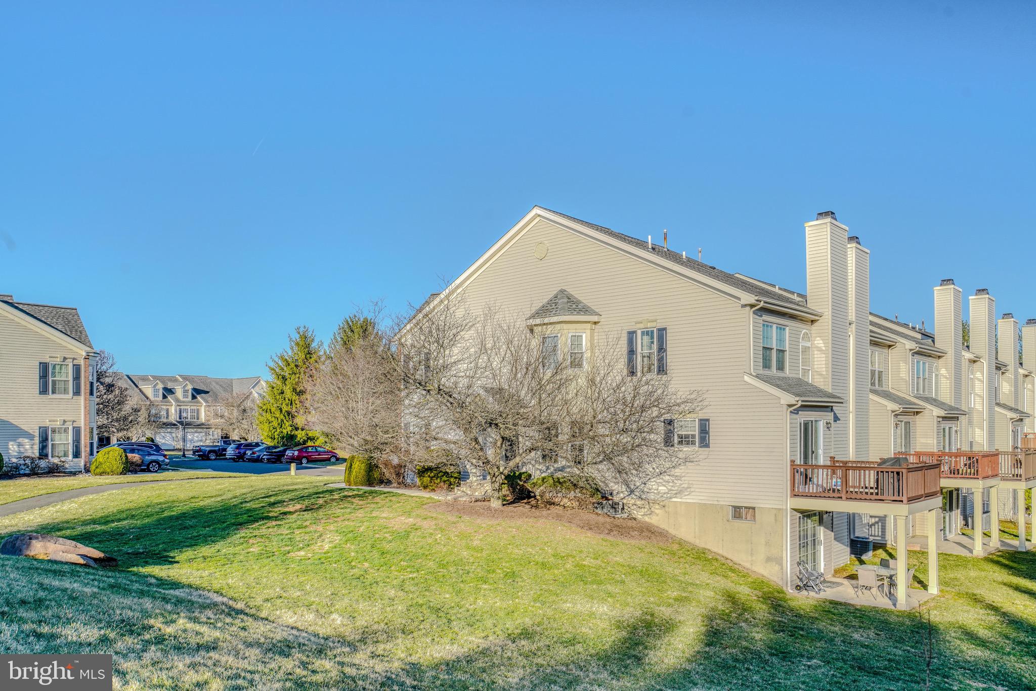 COUNTRY CROSSING - Residential