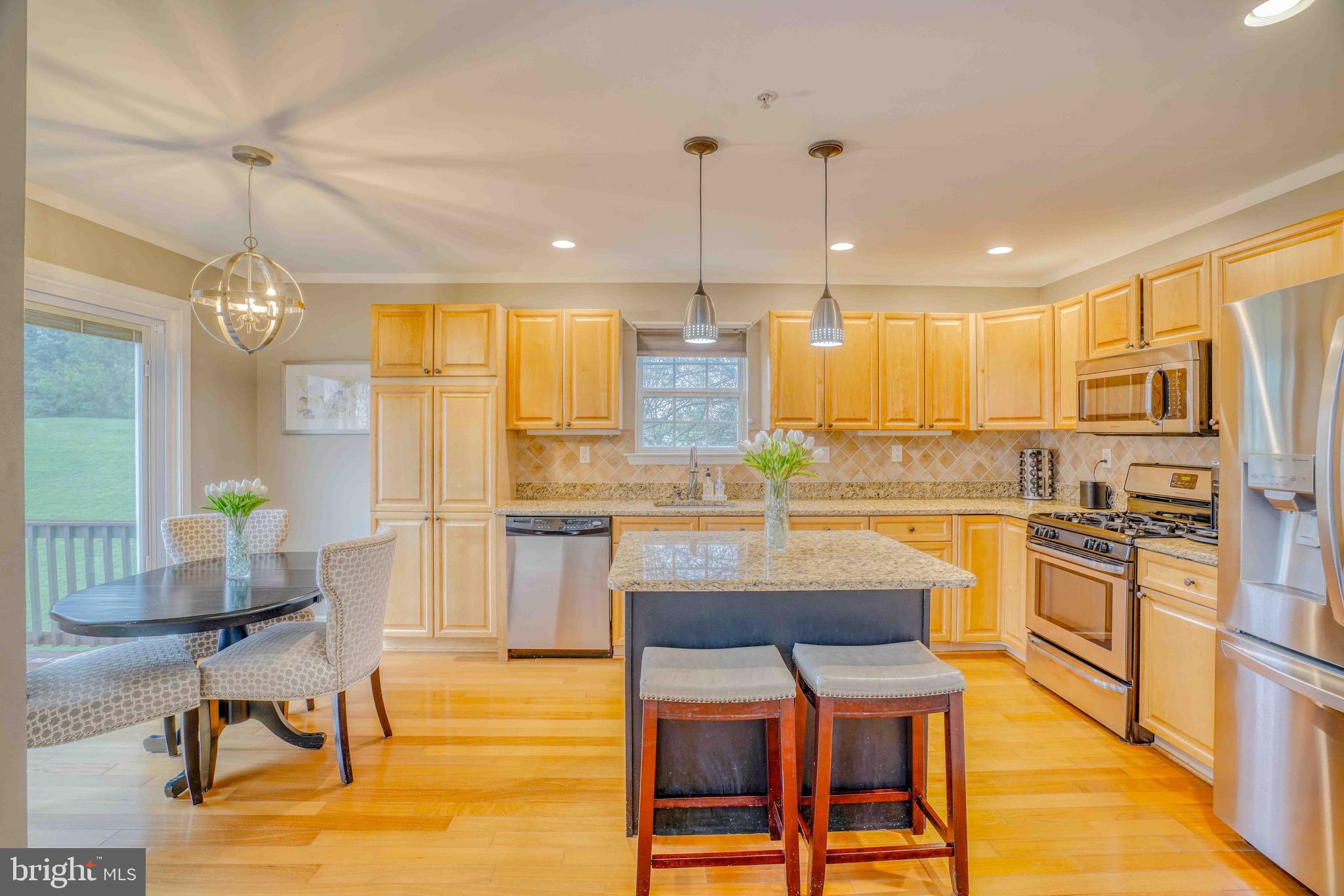 COUNTRY CROSSING - Residential