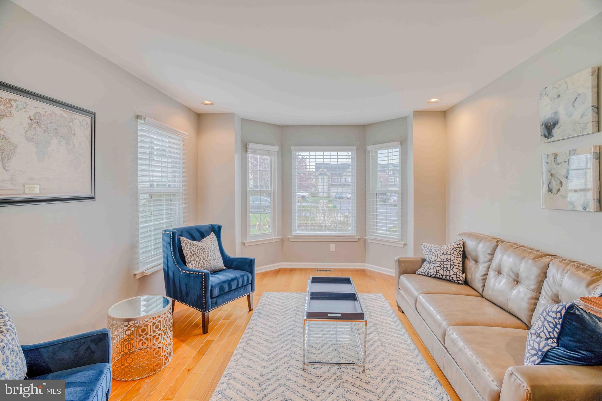 COUNTRY CROSSING - Residential