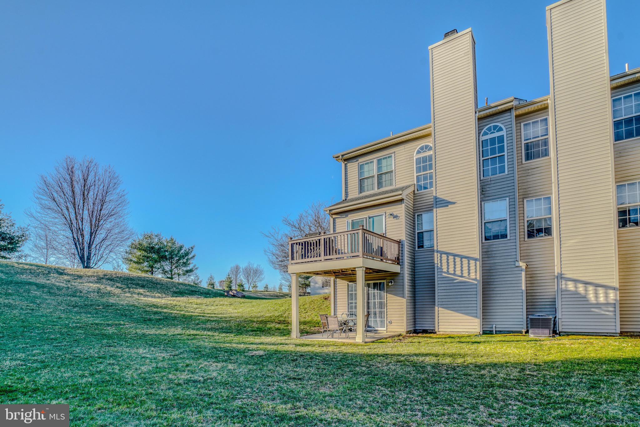 COUNTRY CROSSING - Residential