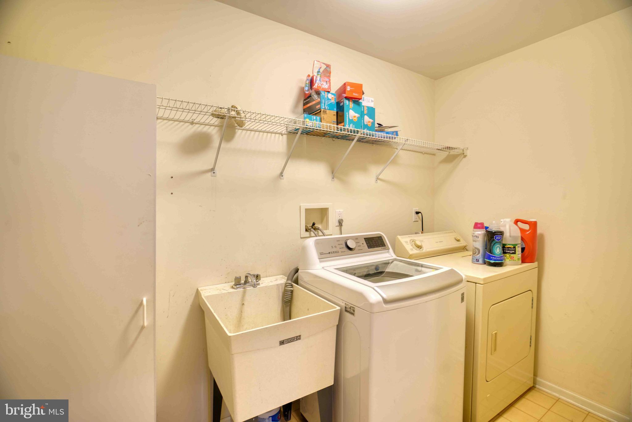 COUNTRY CROSSING - Residential