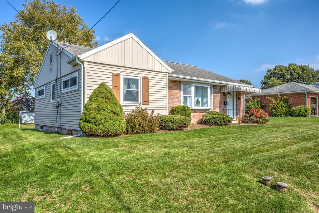 Photo of 433 W End Avenue, Akron, PA 17501 (MLS # PALA2041872)