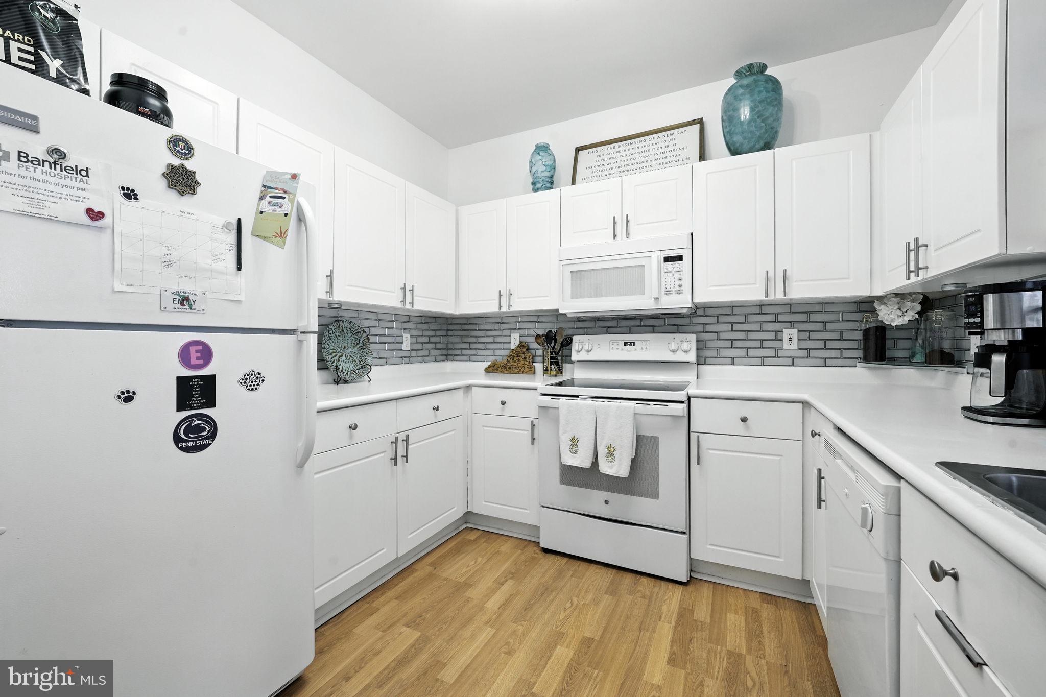 4550 STRUTFIELD LANE 2407