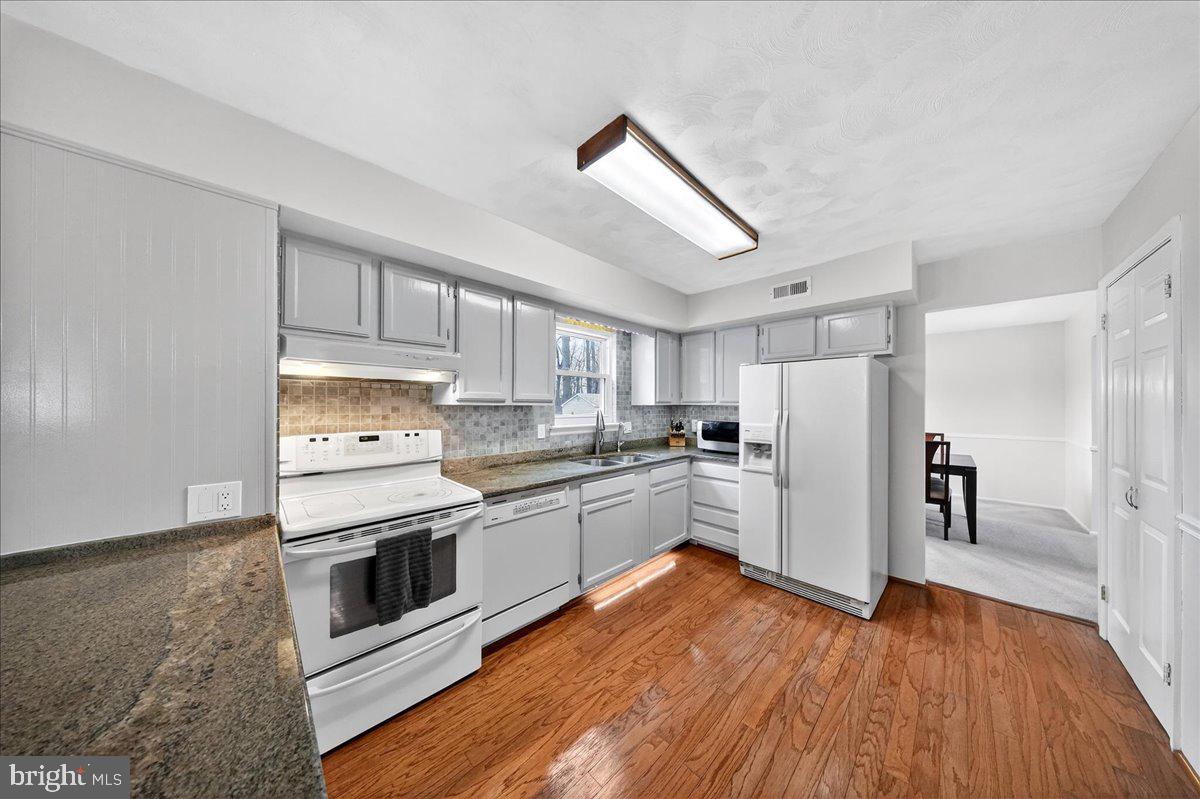 SHERWOOD FOREST - Residential