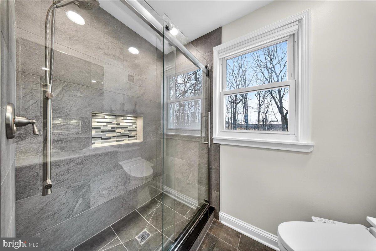 SHERWOOD FOREST - Residential