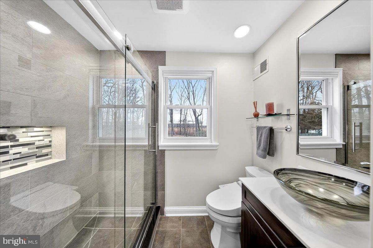 SHERWOOD FOREST - Residential