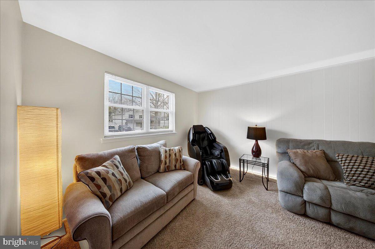 SHERWOOD FOREST - Residential