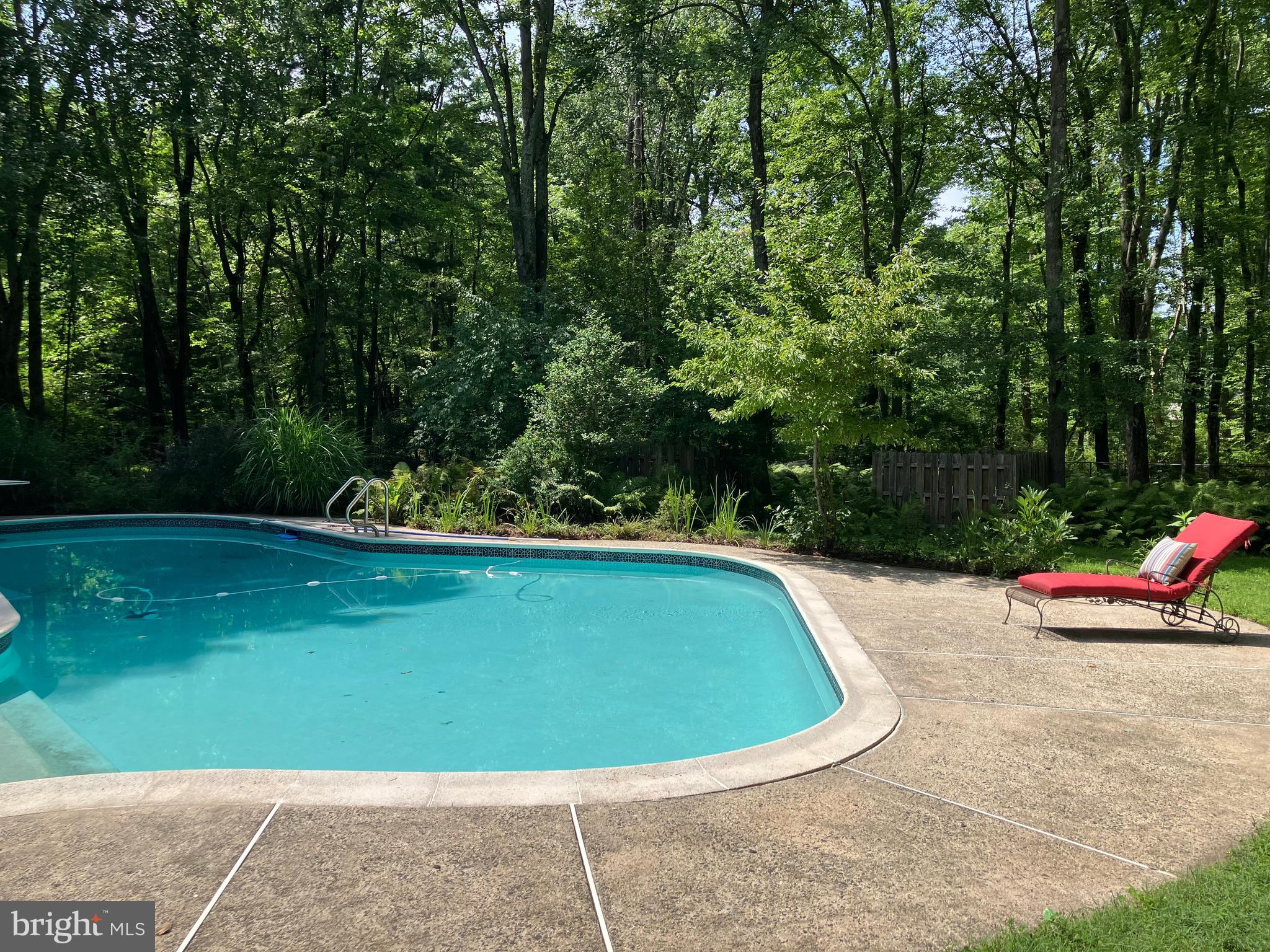 14 LAUREL CIRCLE