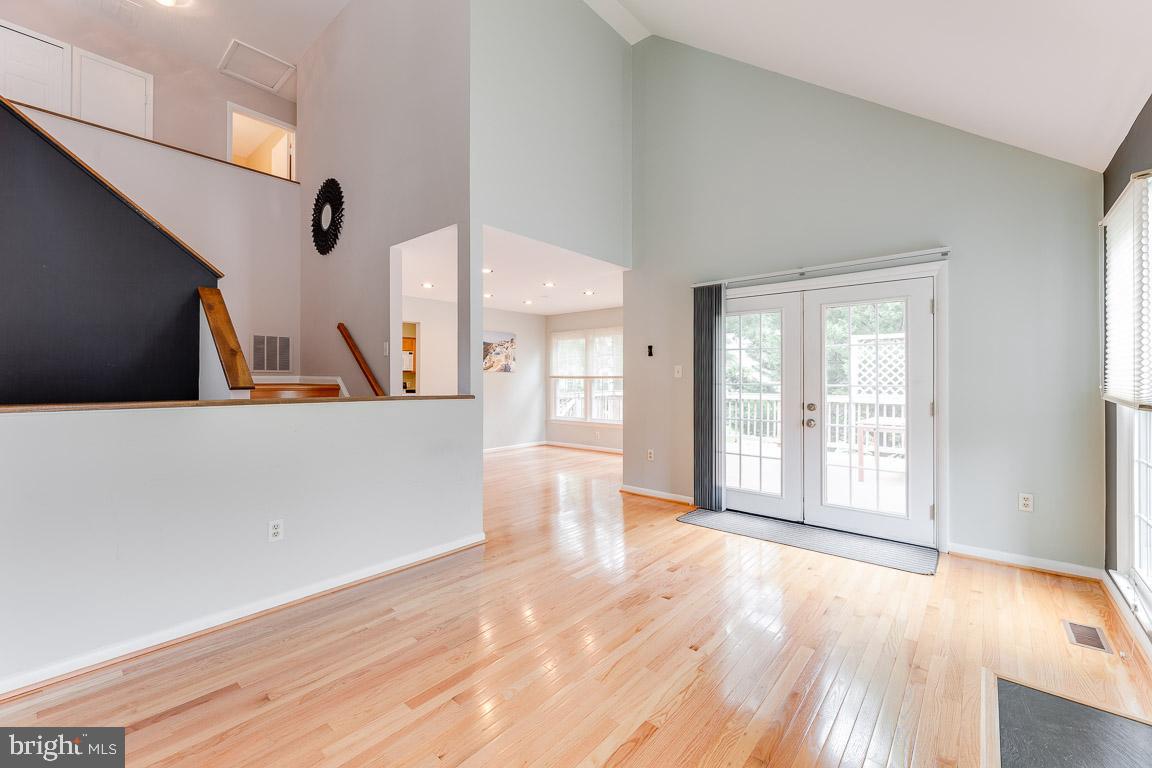 LAKE RIDGE - Residential