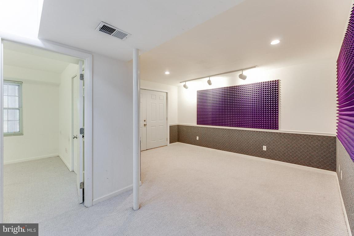 LAKE RIDGE - Residential