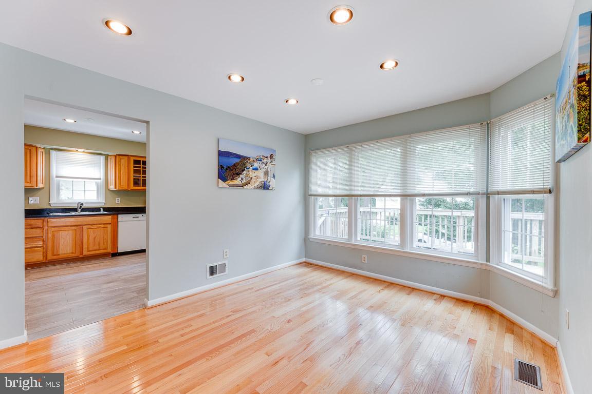 LAKE RIDGE - Residential