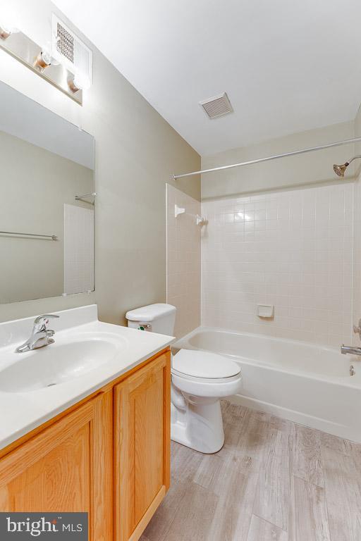 LAKE RIDGE - Residential