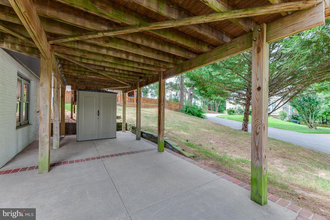 LAKE RIDGE - Residential