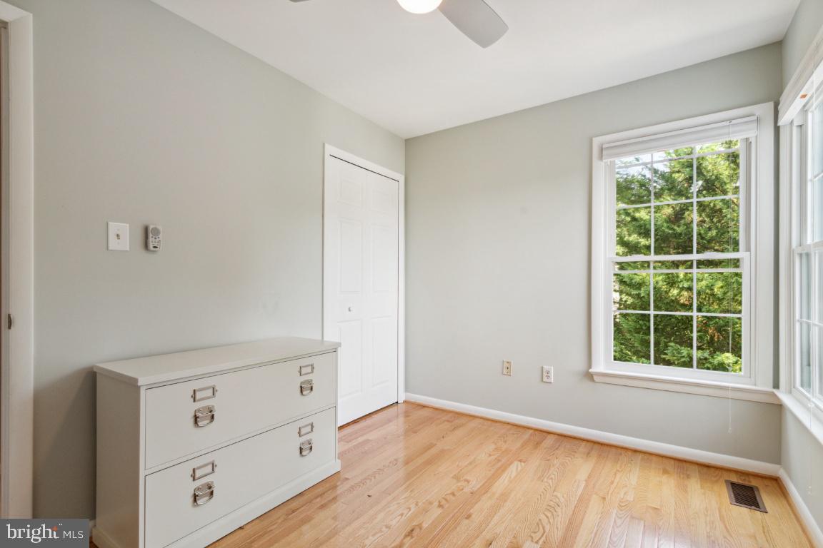 LAKE RIDGE - Residential