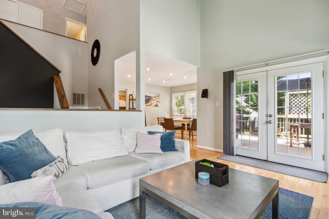 LAKE RIDGE - Residential