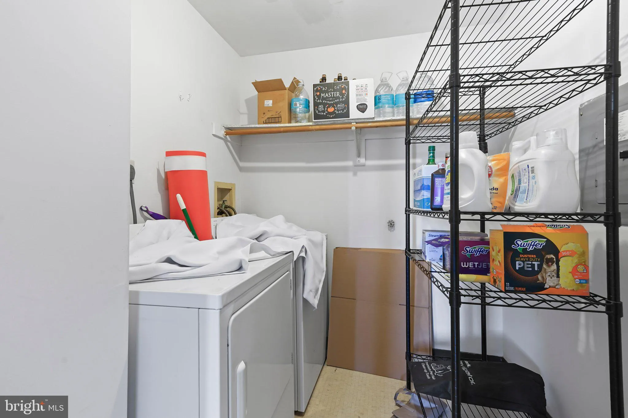 Plainsboro, New Jersey 08536, United States, 2 Bedrooms Bedrooms, ,2 BathroomsBathrooms,Residential,Contingent,91427