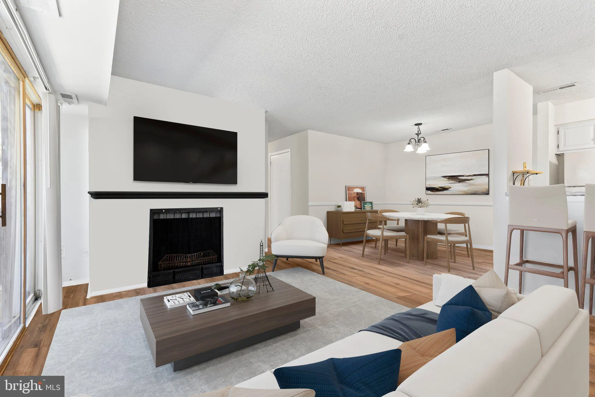 Plainsboro, New Jersey 08536, United States, 2 Bedrooms Bedrooms, ,2 BathroomsBathrooms,Residential,Contingent,91427