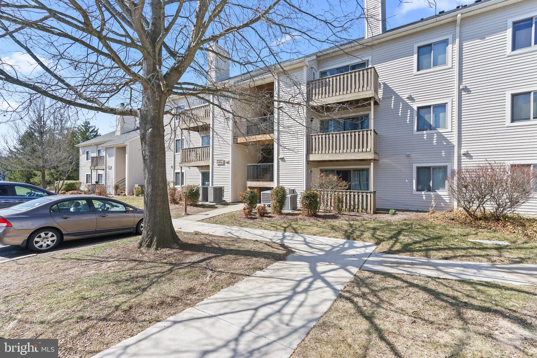 Plainsboro, New Jersey 08536, United States, 2 Bedrooms Bedrooms, ,2 BathroomsBathrooms,Residential,Contingent,91427