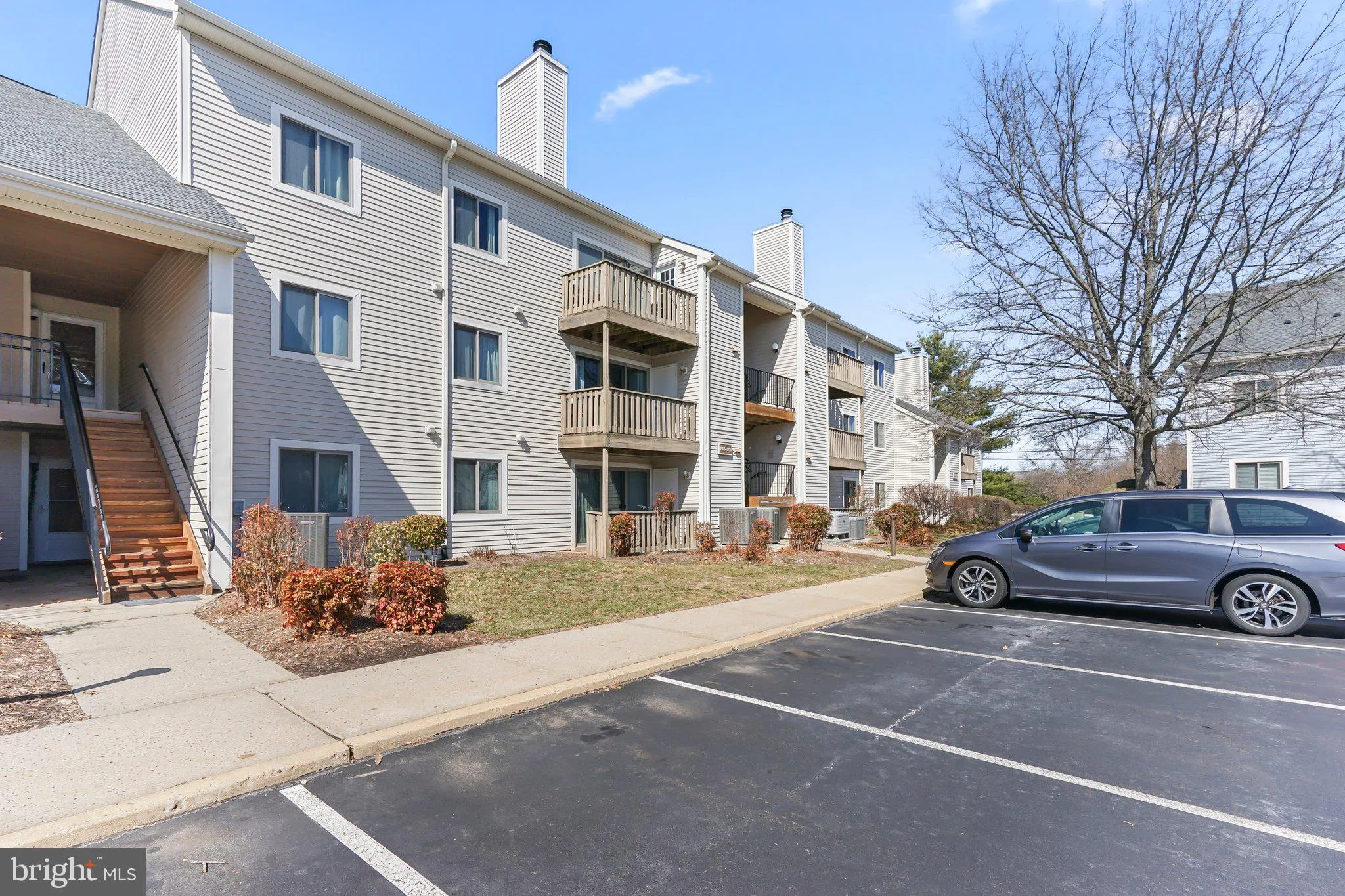 Plainsboro, New Jersey 08536, United States, 2 Bedrooms Bedrooms, ,2 BathroomsBathrooms,Residential,Contingent,91427