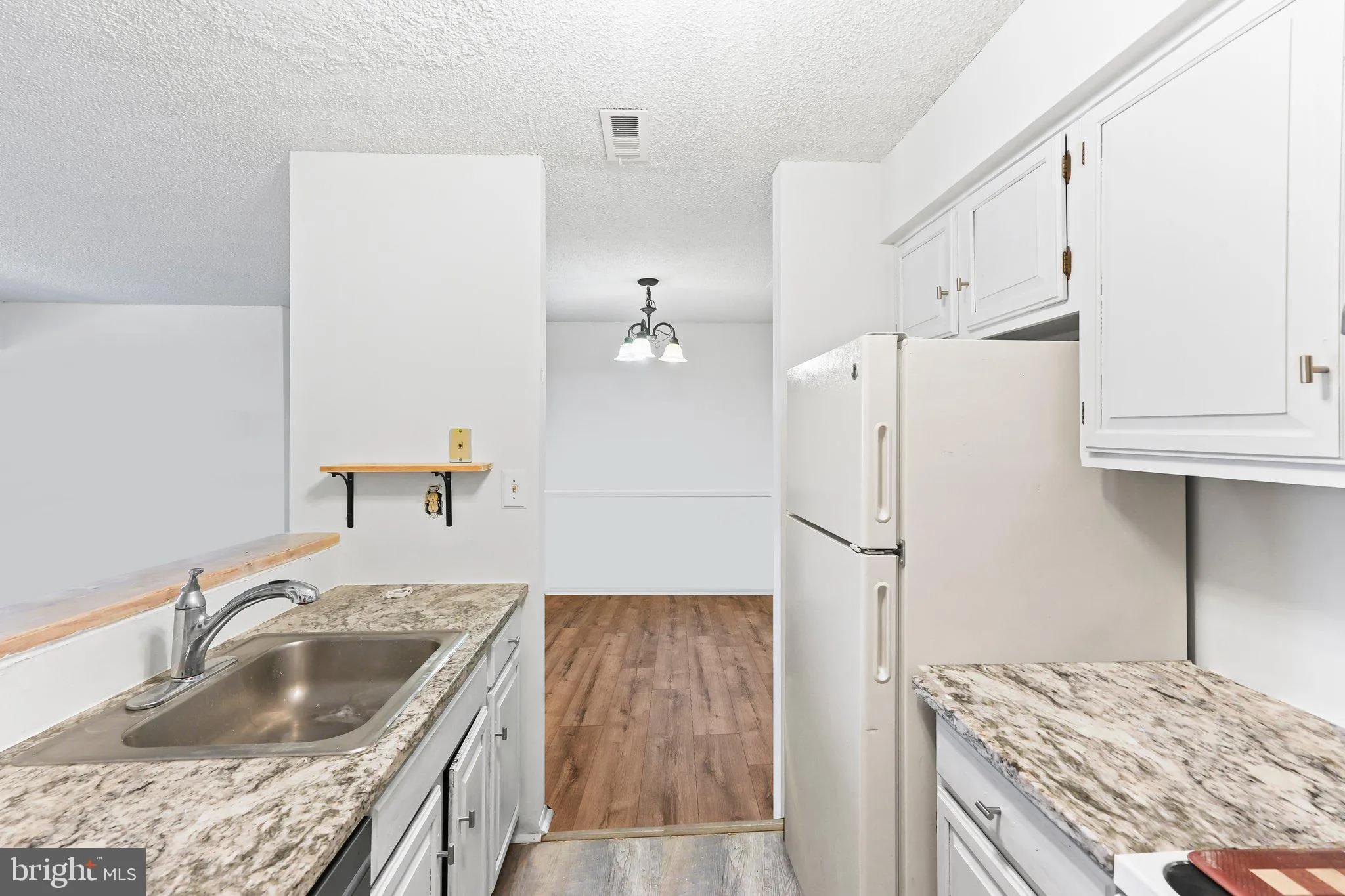 Plainsboro, New Jersey 08536, United States, 2 Bedrooms Bedrooms, ,2 BathroomsBathrooms,Residential,Contingent,91427