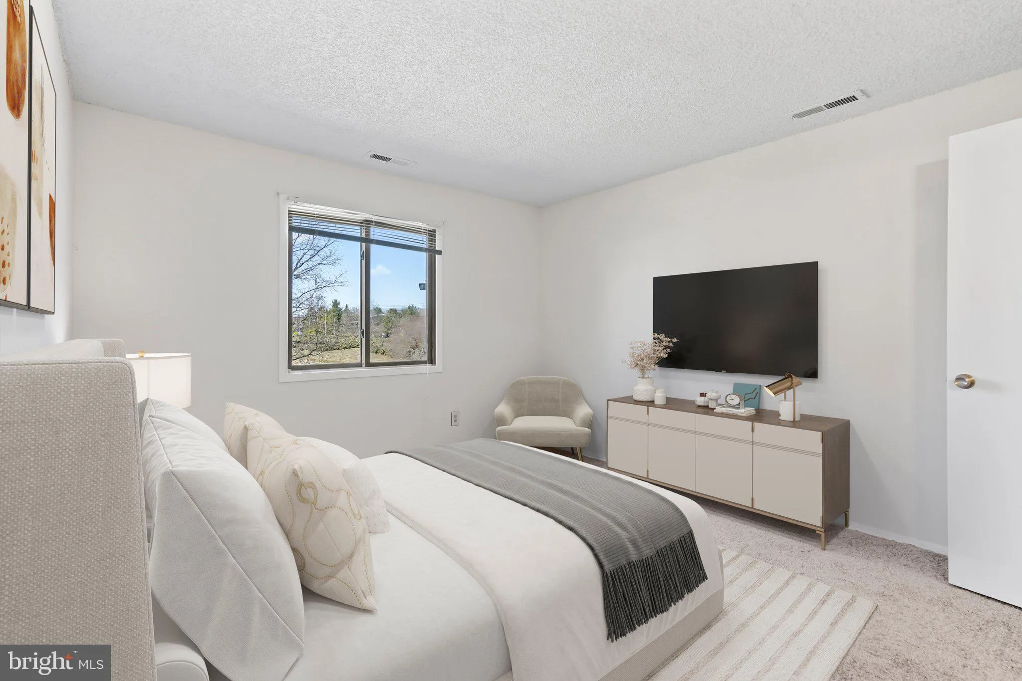 Plainsboro, New Jersey 08536, United States, 2 Bedrooms Bedrooms, ,2 BathroomsBathrooms,Residential,Contingent,91427