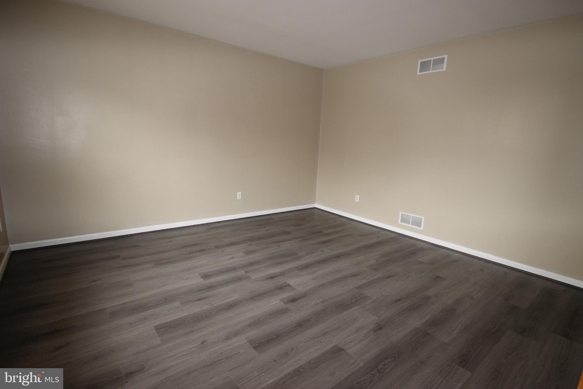 MALLARD POINTE - Residential