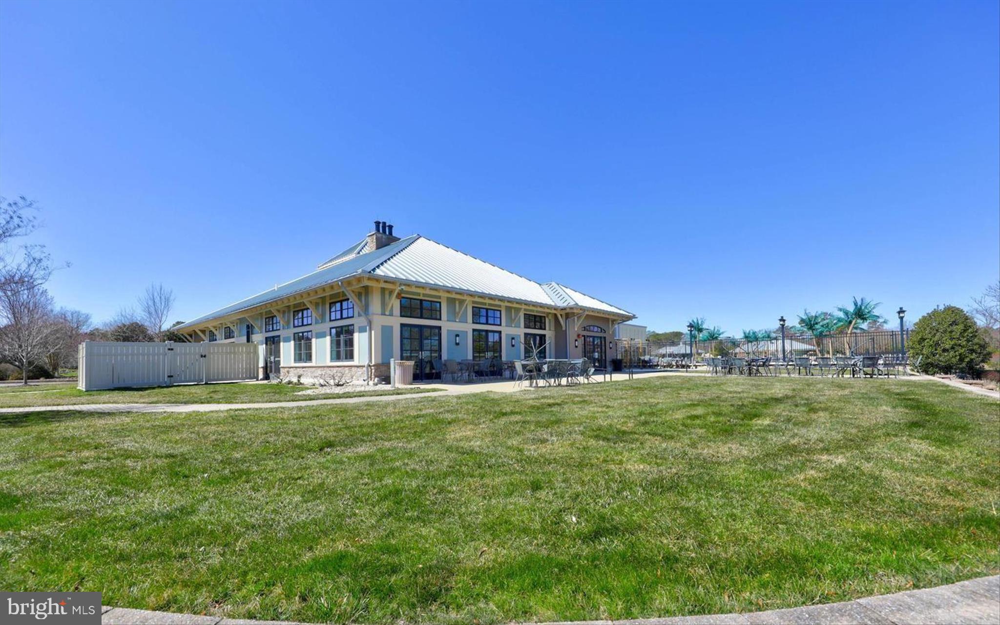 BAY FOREST CLUB - Residential