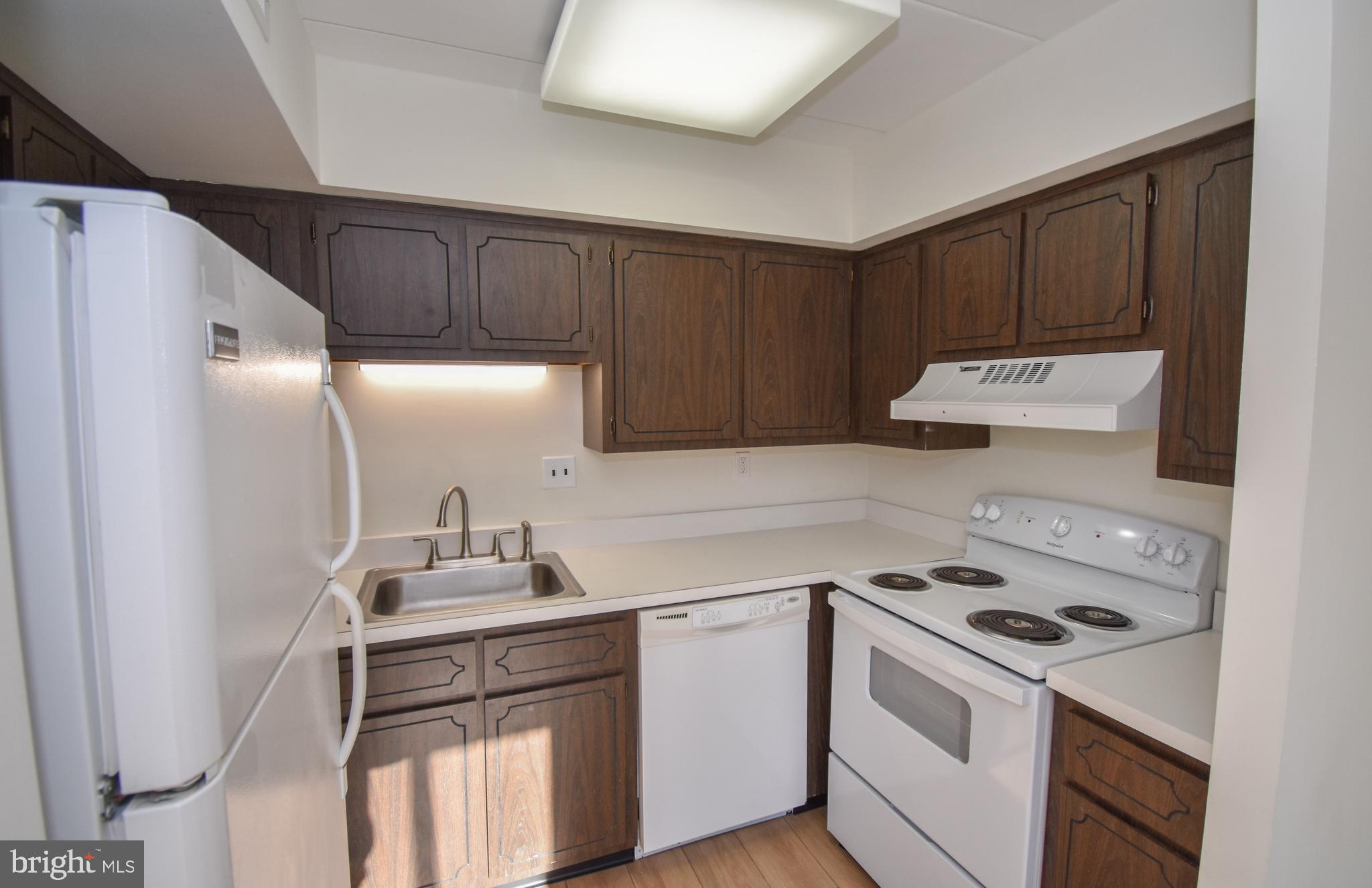 CHESTNUT GROVE - Residential Lease