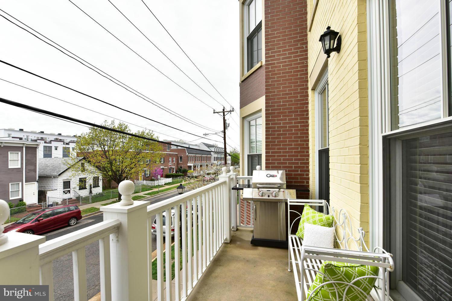 900 NORTH WASHINGTON STREET CONDOMINIUMS - Residential Lease