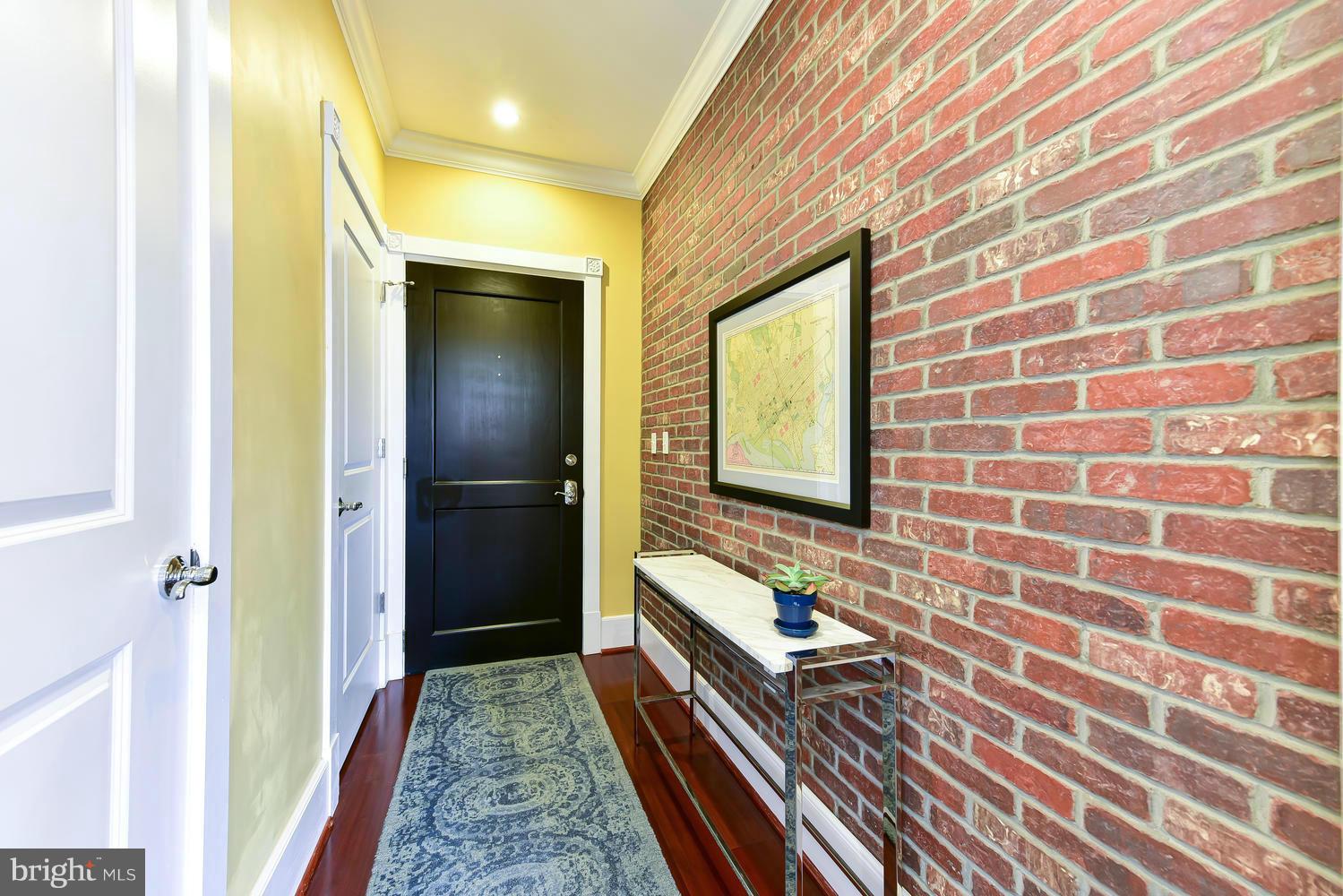 900 NORTH WASHINGTON STREET CONDOMINIUMS - Residential Lease