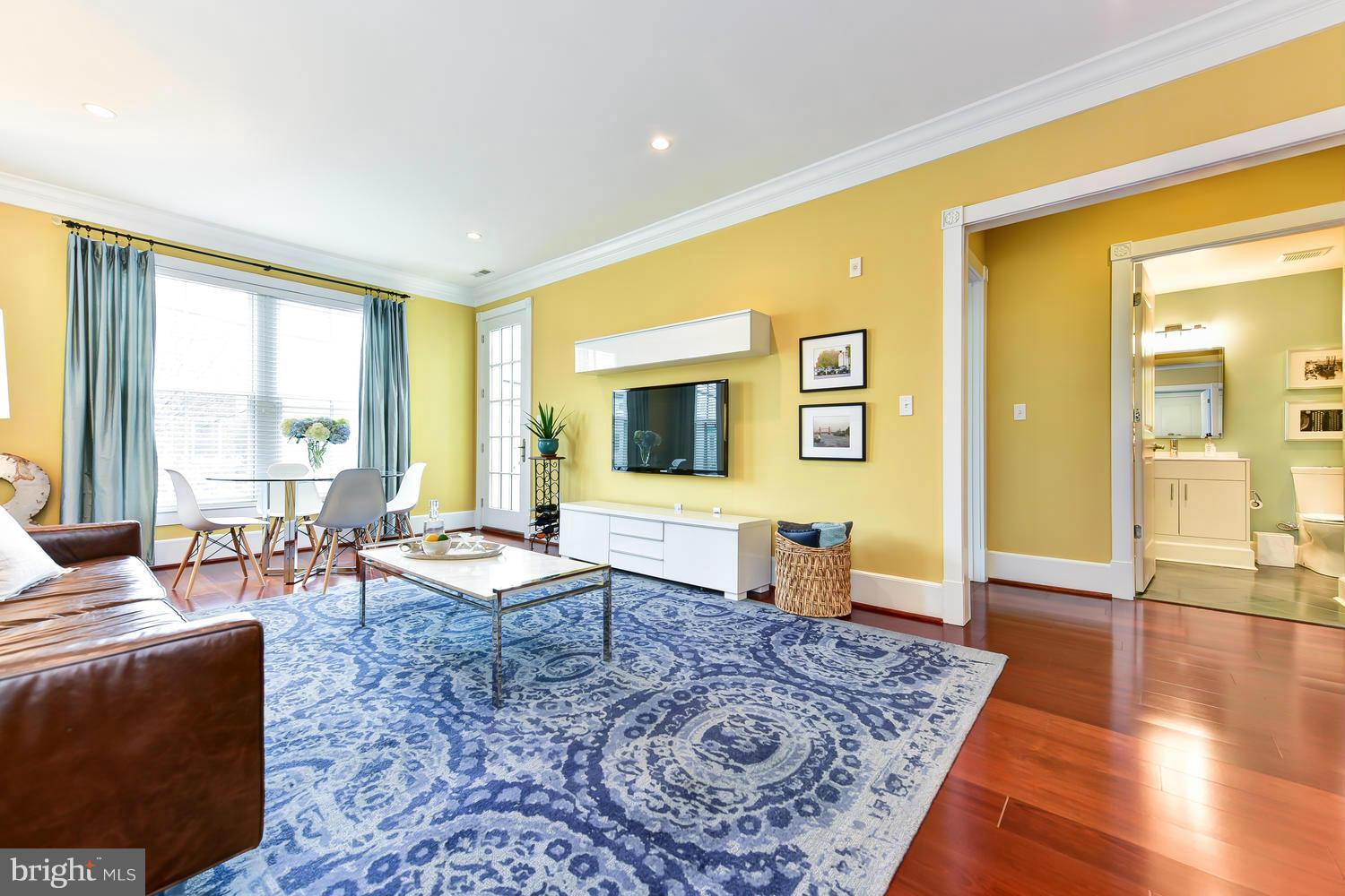 900 NORTH WASHINGTON STREET CONDOMINIUMS - Residential Lease