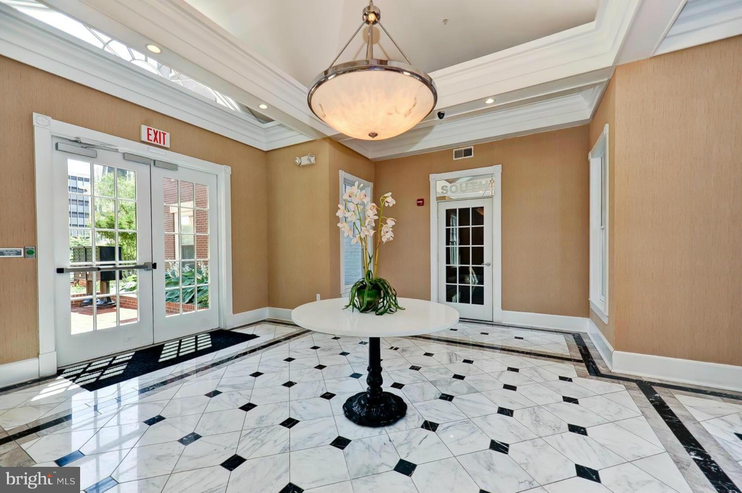 900 NORTH WASHINGTON STREET CONDOMINIUMS - Residential Lease