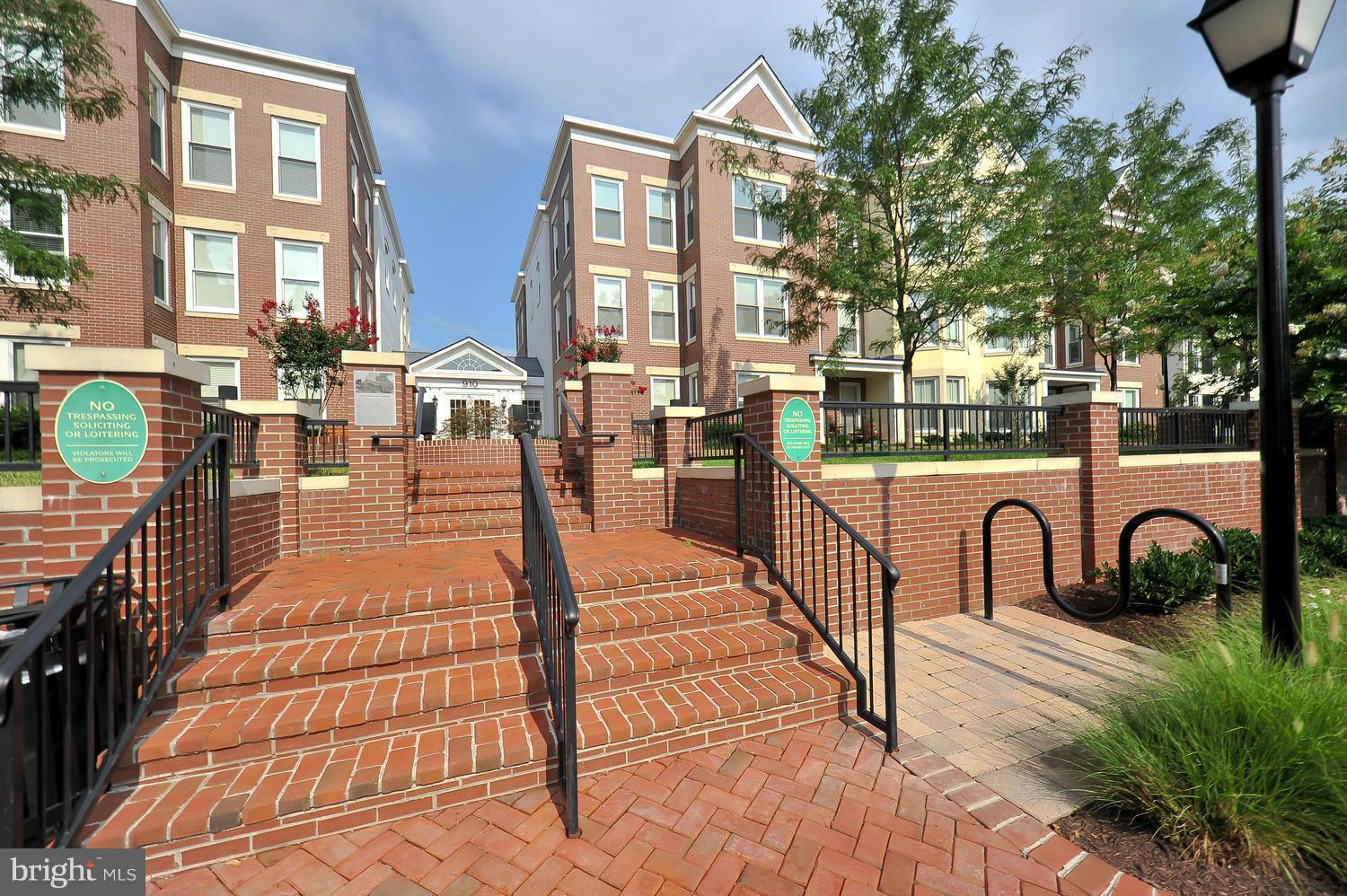 900 NORTH WASHINGTON STREET CONDOMINIUMS - Residential Lease