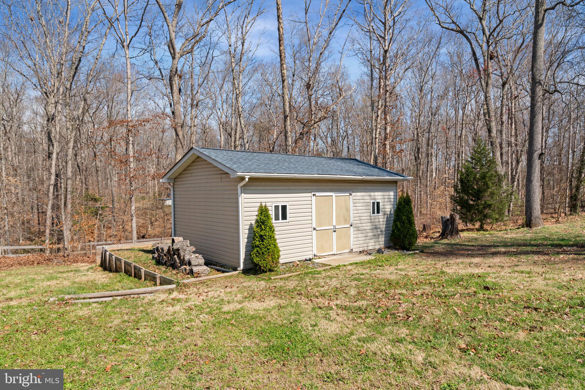 BLACK WALNUT RUN ESTATES - Residential