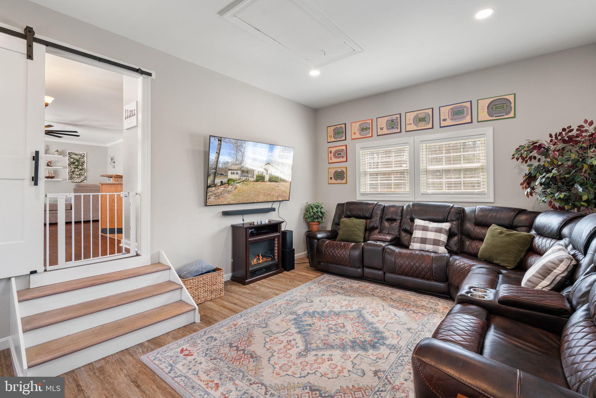 BLACK WALNUT RUN ESTATES - Residential