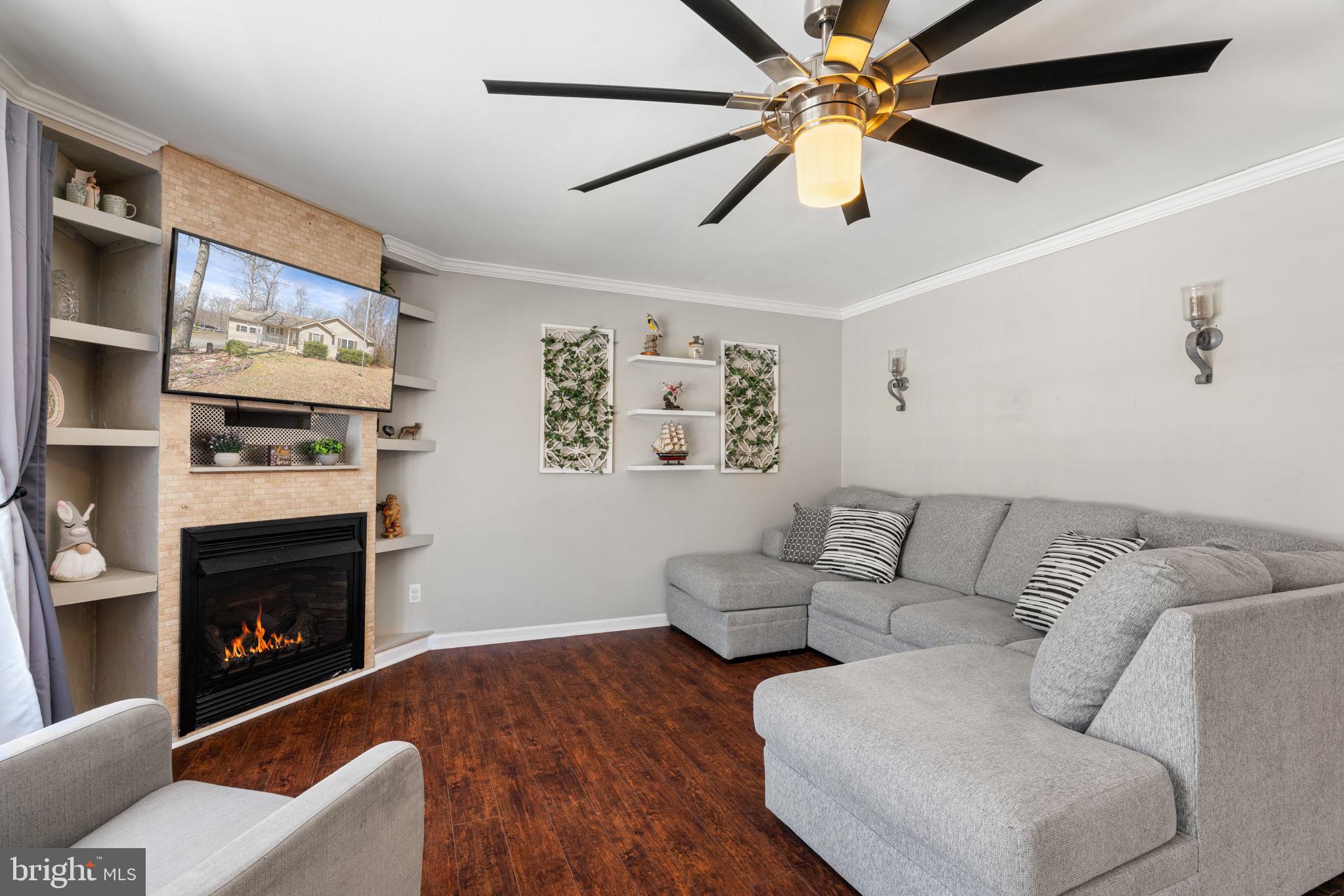 BLACK WALNUT RUN ESTATES - Residential