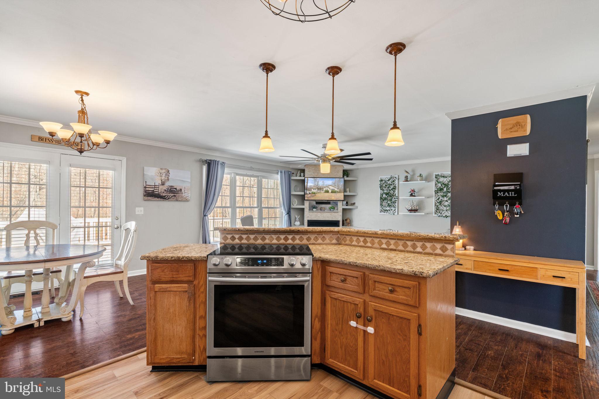 BLACK WALNUT RUN ESTATES - Residential