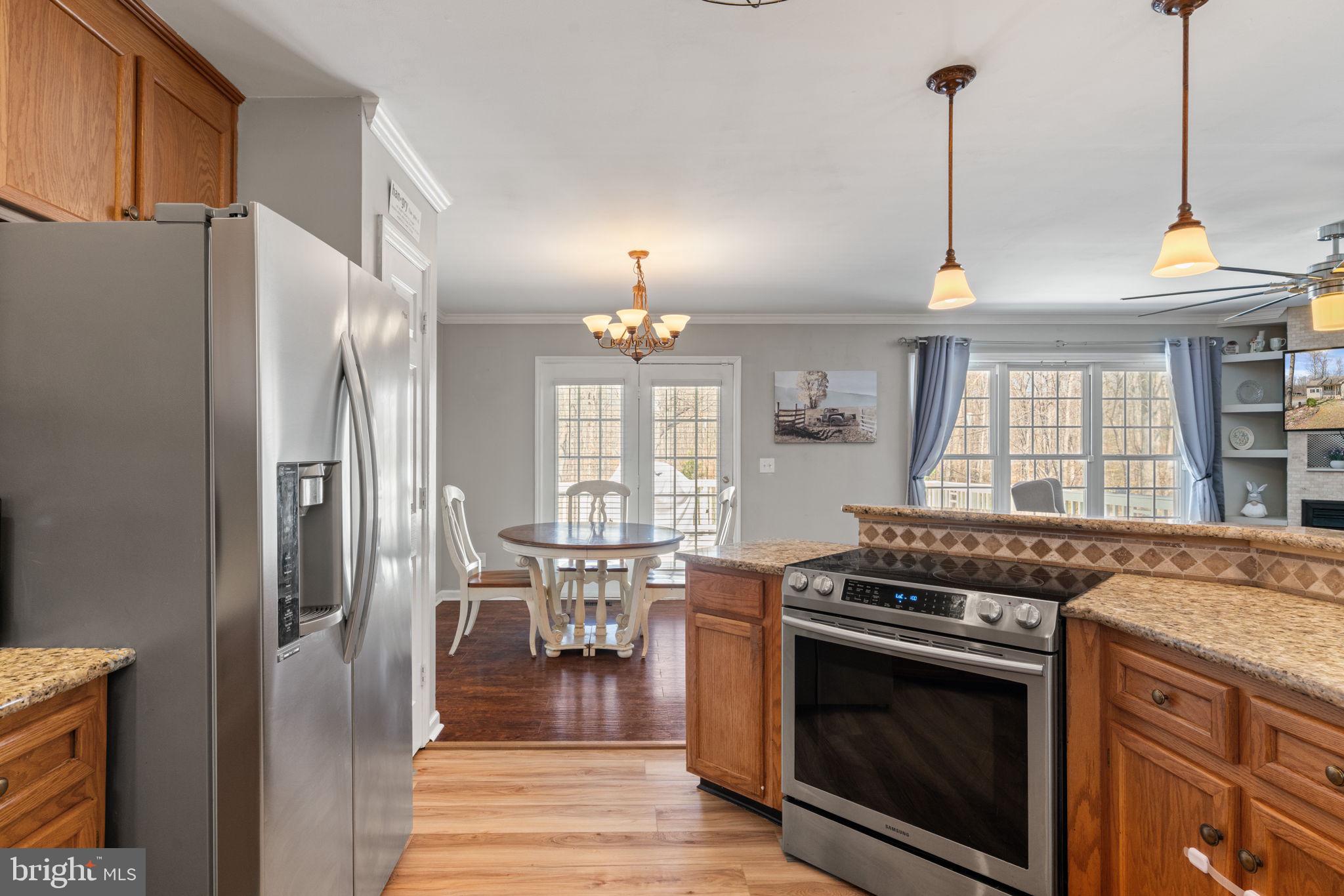 BLACK WALNUT RUN ESTATES - Residential