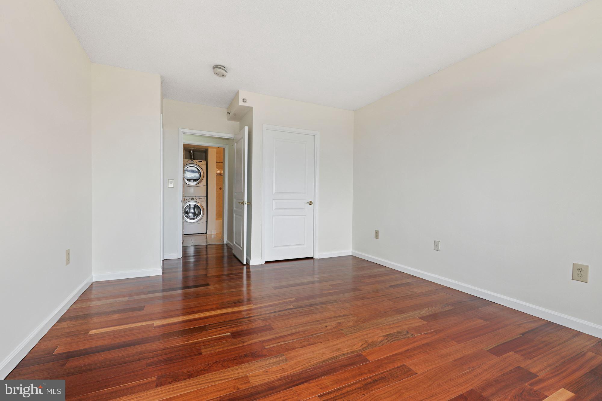 CRESCENT PLAZA - Residential