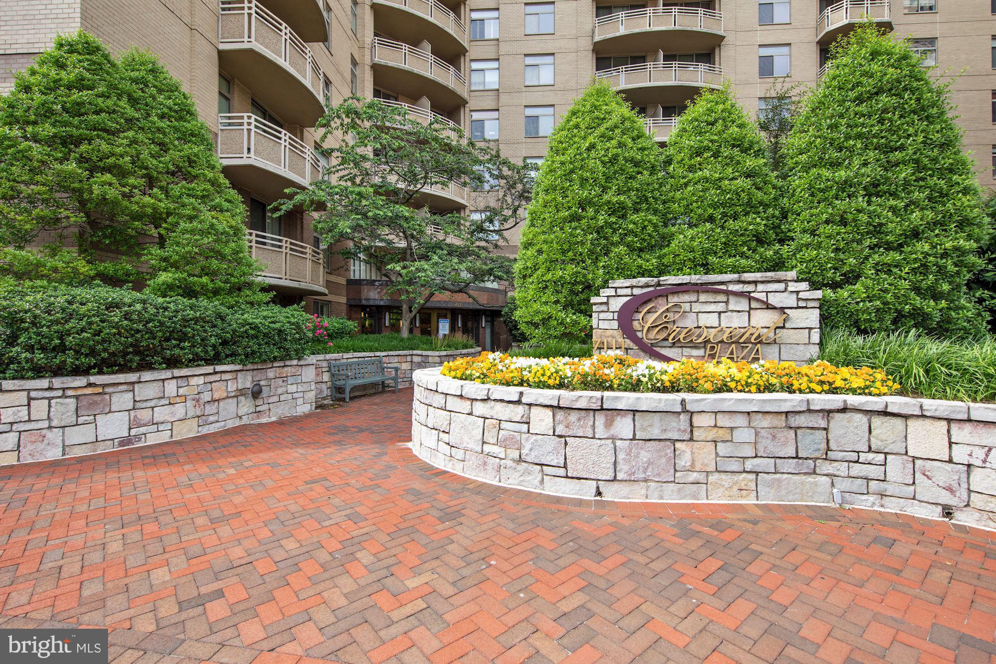 CRESCENT PLAZA - Residential