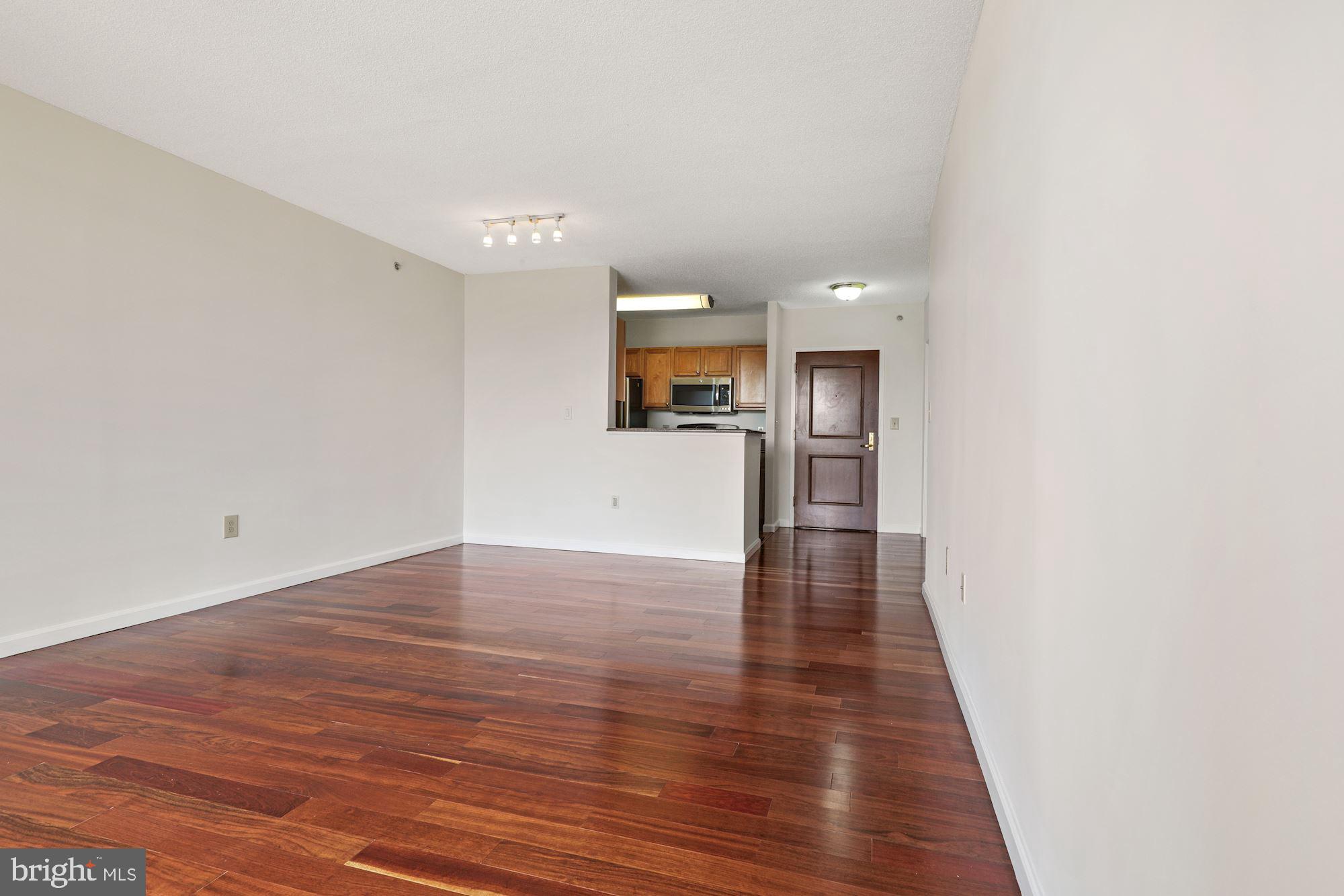 CRESCENT PLAZA - Residential