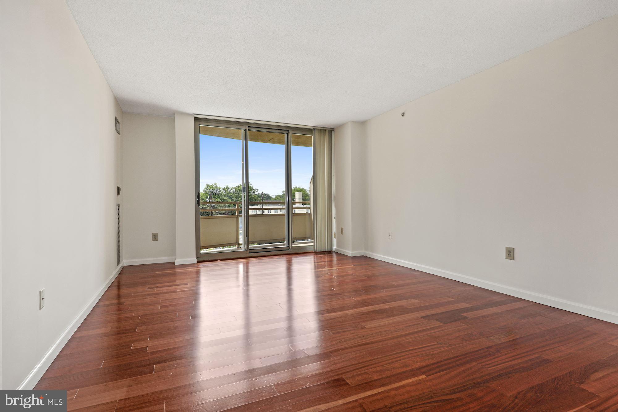 CRESCENT PLAZA - Residential