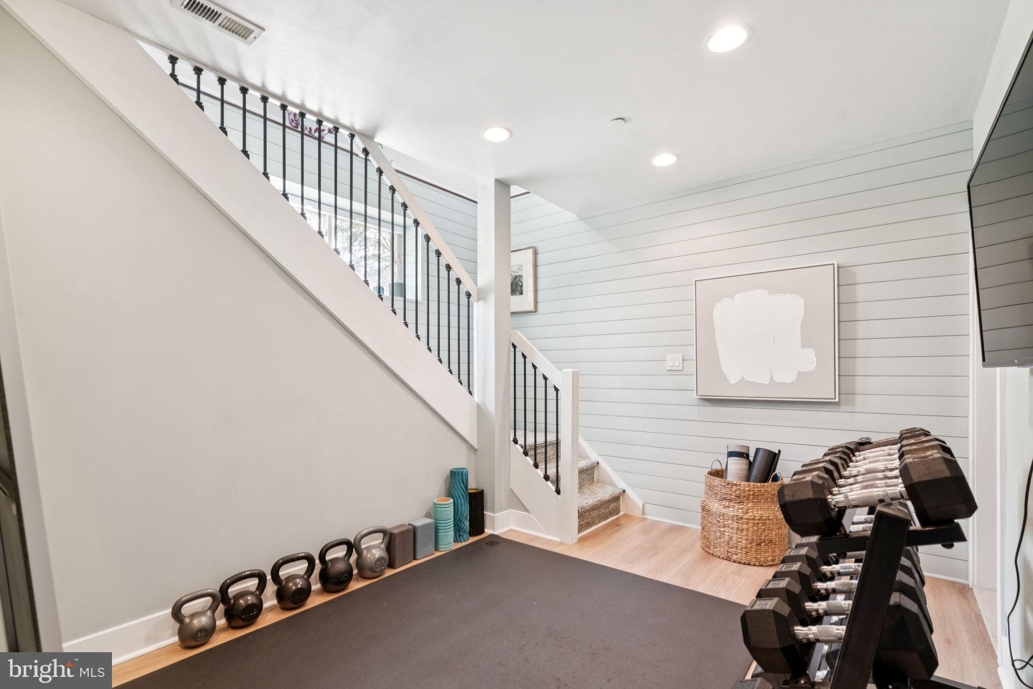 FRANCISVILLE - Residential