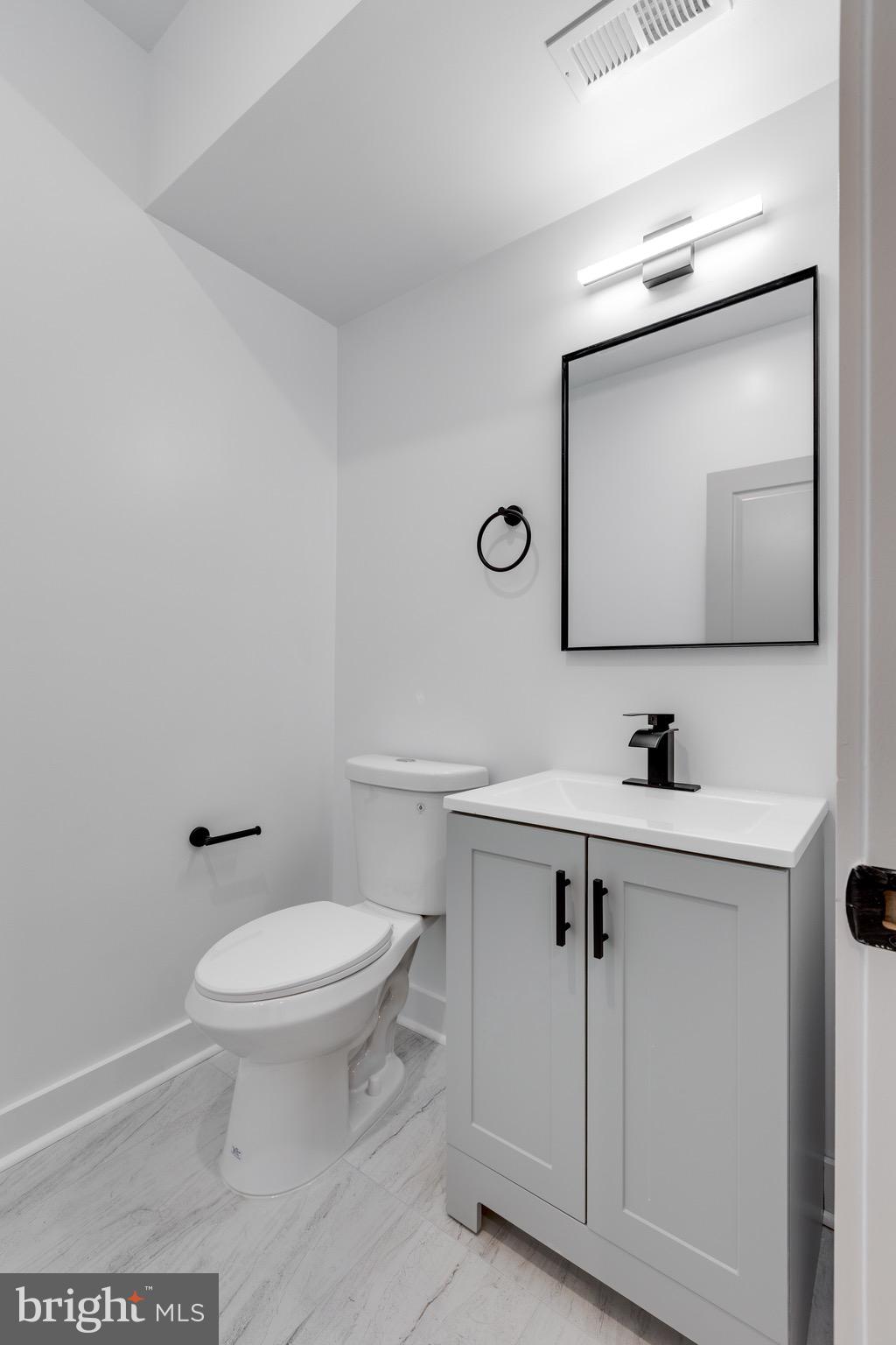 1028 W ARIZONA STREET 1