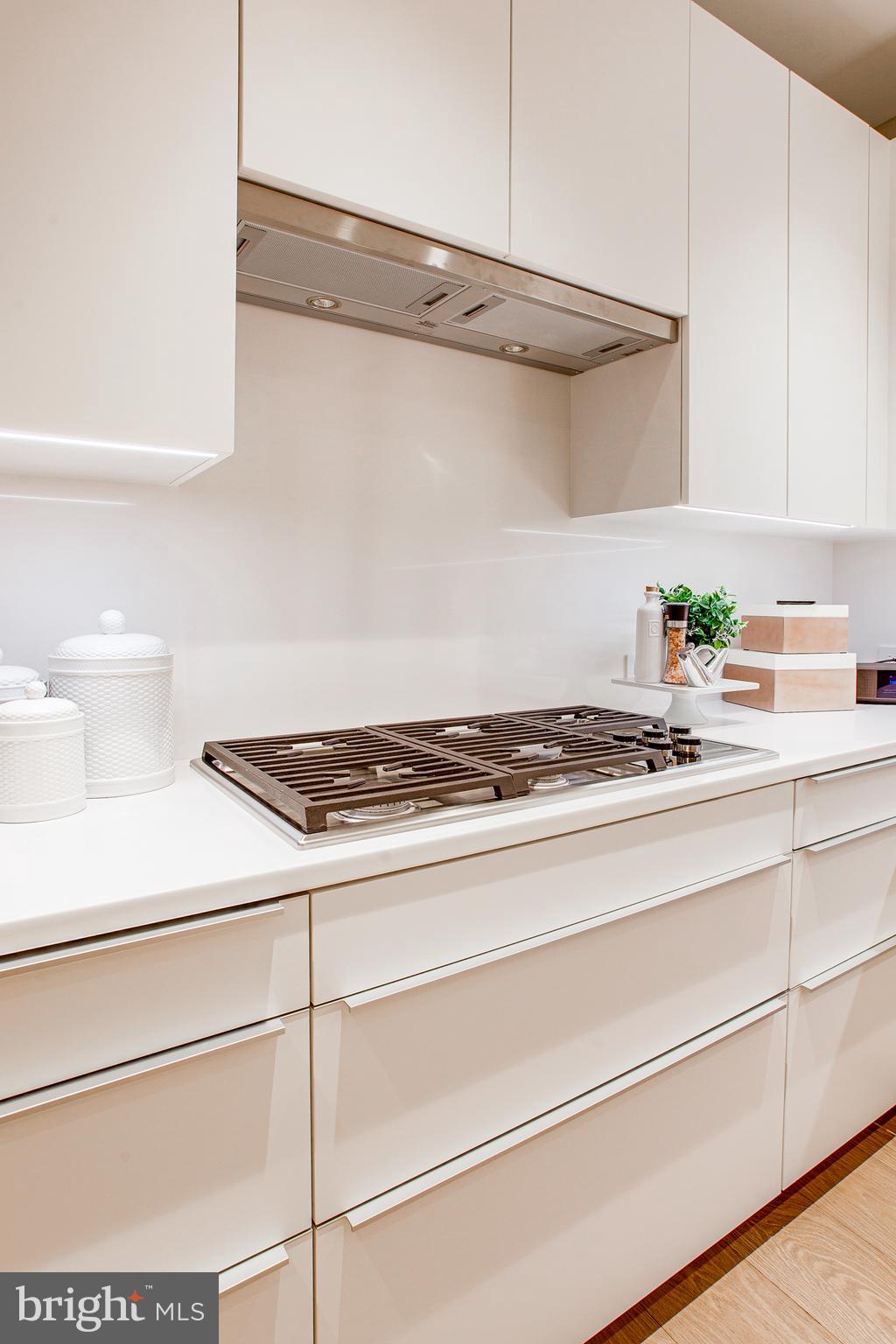 AVENUE OF THE ARTS - Residential