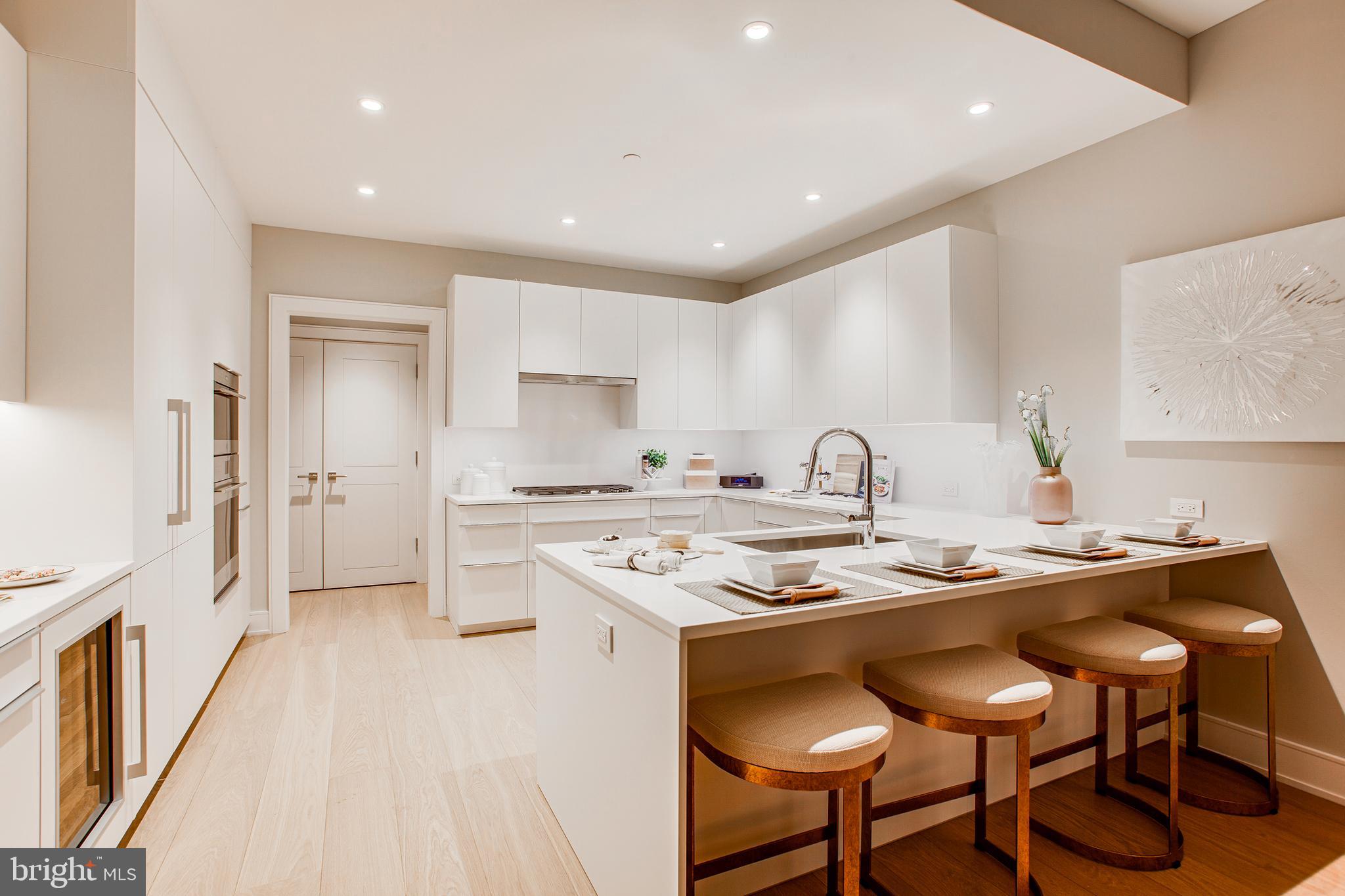 AVENUE OF THE ARTS - Residential