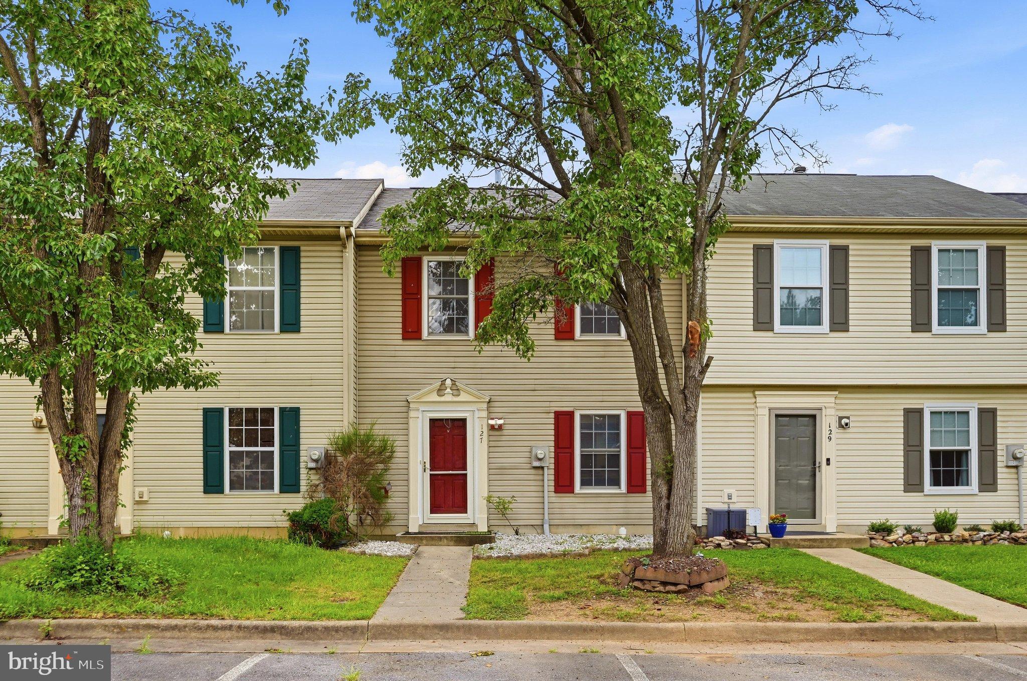 127 GEORGETOWNE COURT