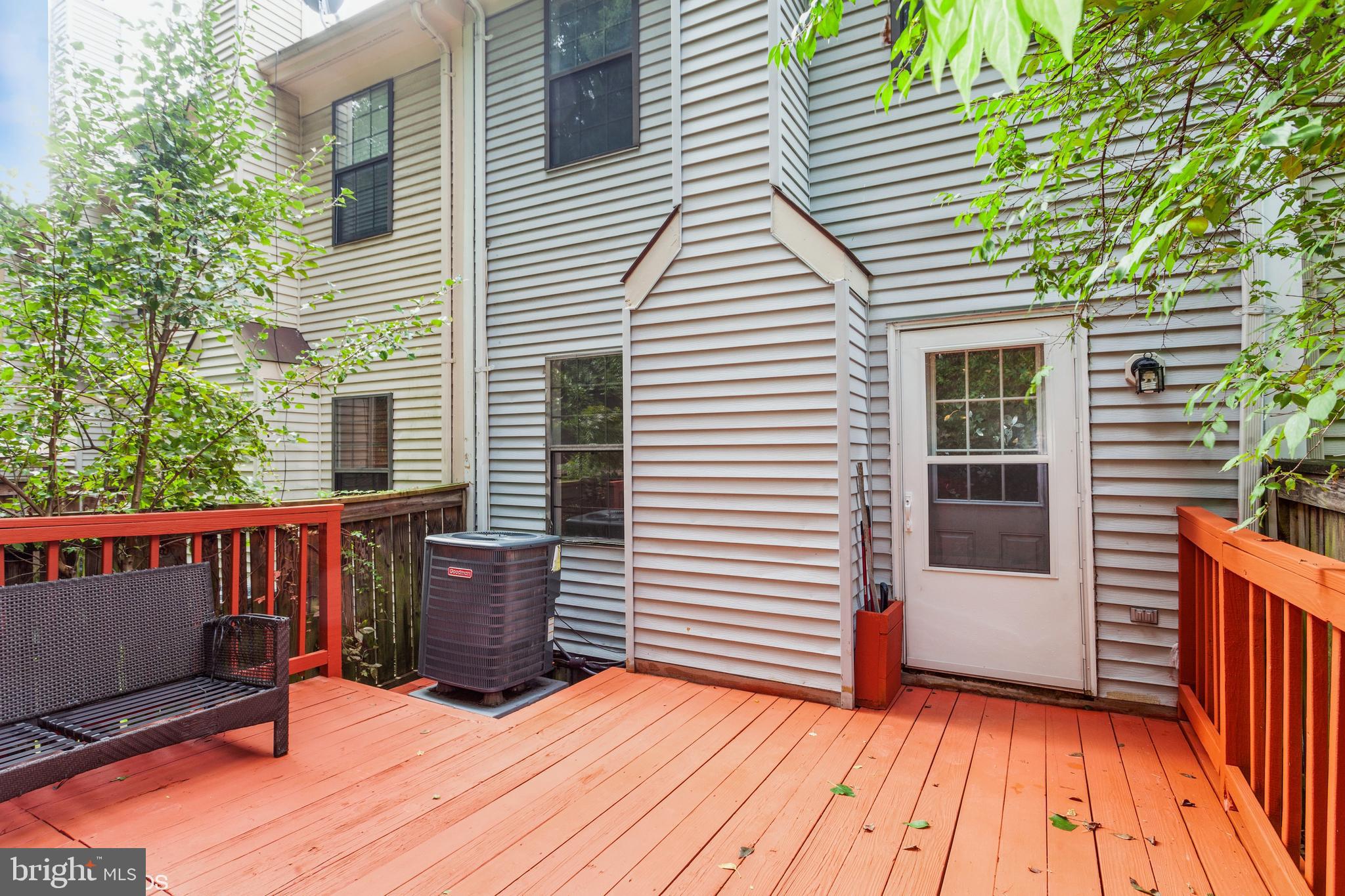 LAUREL LAKES - Residential